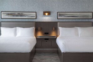 Hypo-allergenic bedding, in-room safe, blackout curtains - Hampton Inn by Hilton Winnipeg Downtown (Winnipeg)