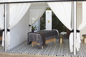 Couples treatment rooms, body treatments, aromatherapy at LHorizon Resort & Spa, Hermann Bungalows