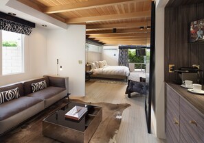 Frette Italian sheets, premium bedding, down comforters, minibar - L'Horizon Resort & Spa, Hermann Bungalows (Palm Springs)