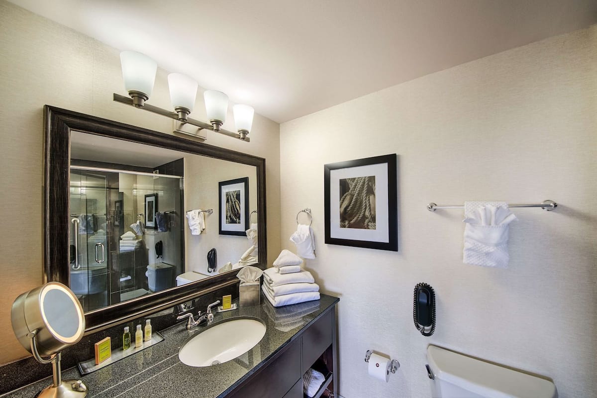 Bathroom | Free toiletries, hair dryer, towels, soap