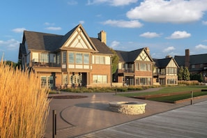 الإطلالة من المنشأة