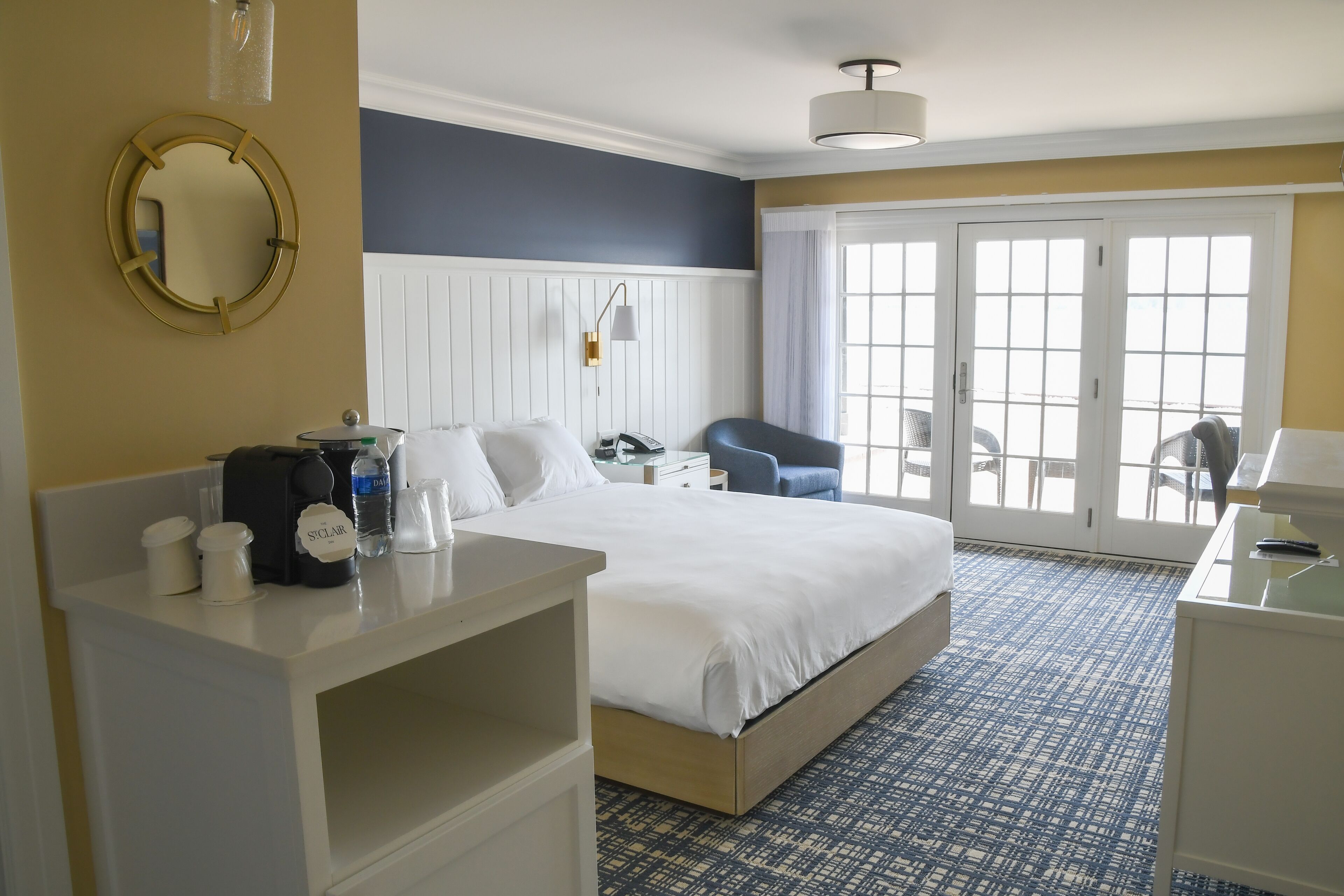 deluxe room, 1 king bed | 1 bedroom, premium bedding, iron/ironing board, free wifi