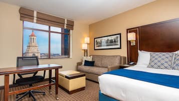 Executive Room, 1 King Bed with Sofa bed | Premium bedding, in-room safe, desk, laptop workspace