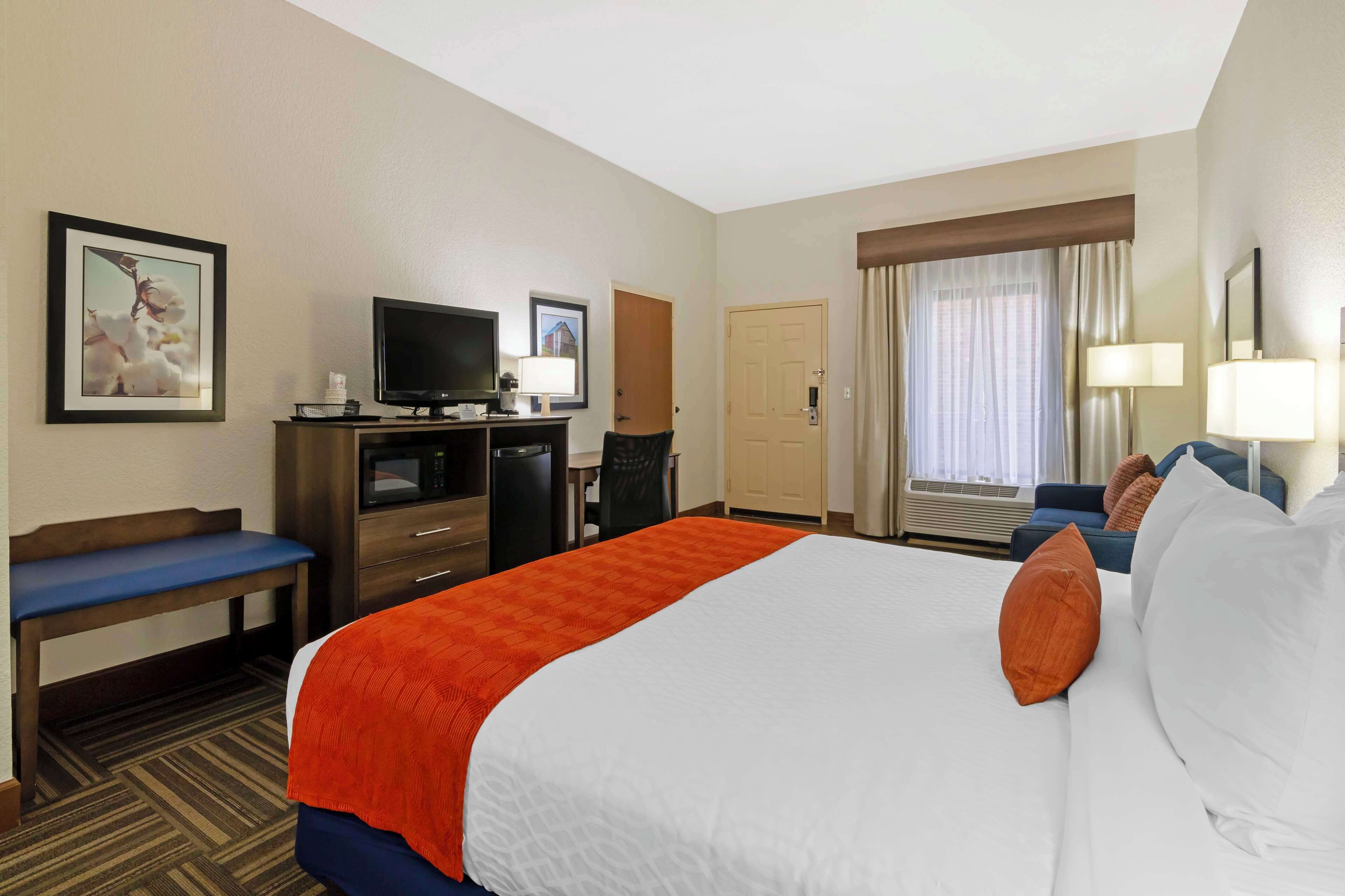 desk, laptop workspace, iron/ironing board, wifi