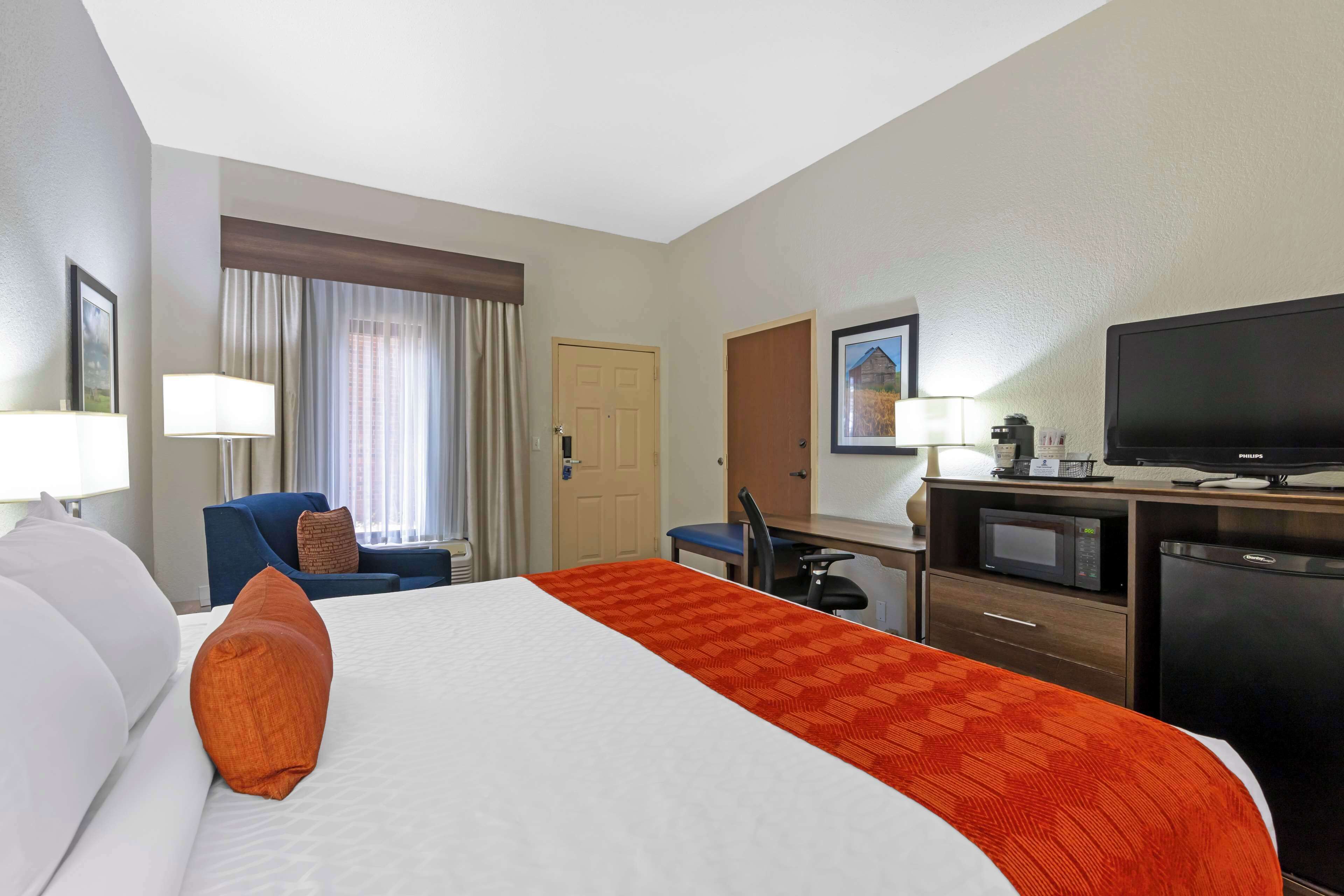 desk, laptop workspace, iron/ironing board, wifi