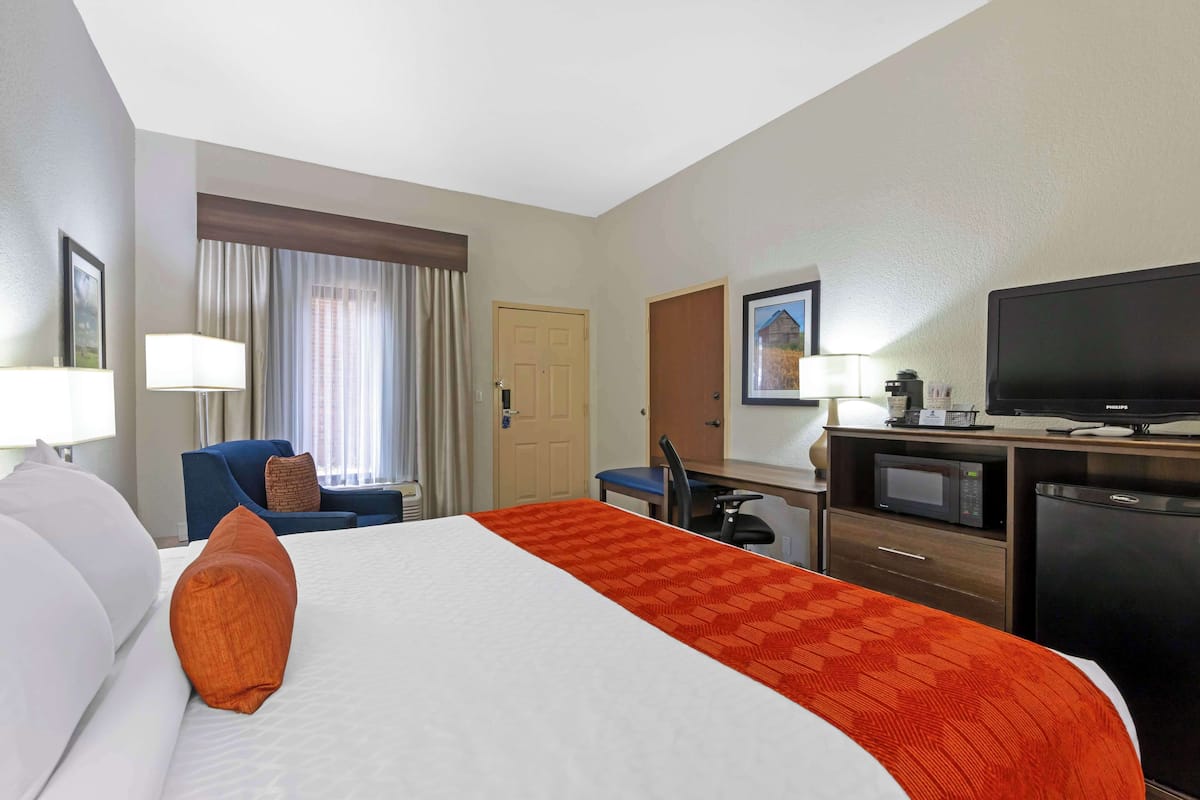 desk, laptop workspace, iron/ironing board, wifi