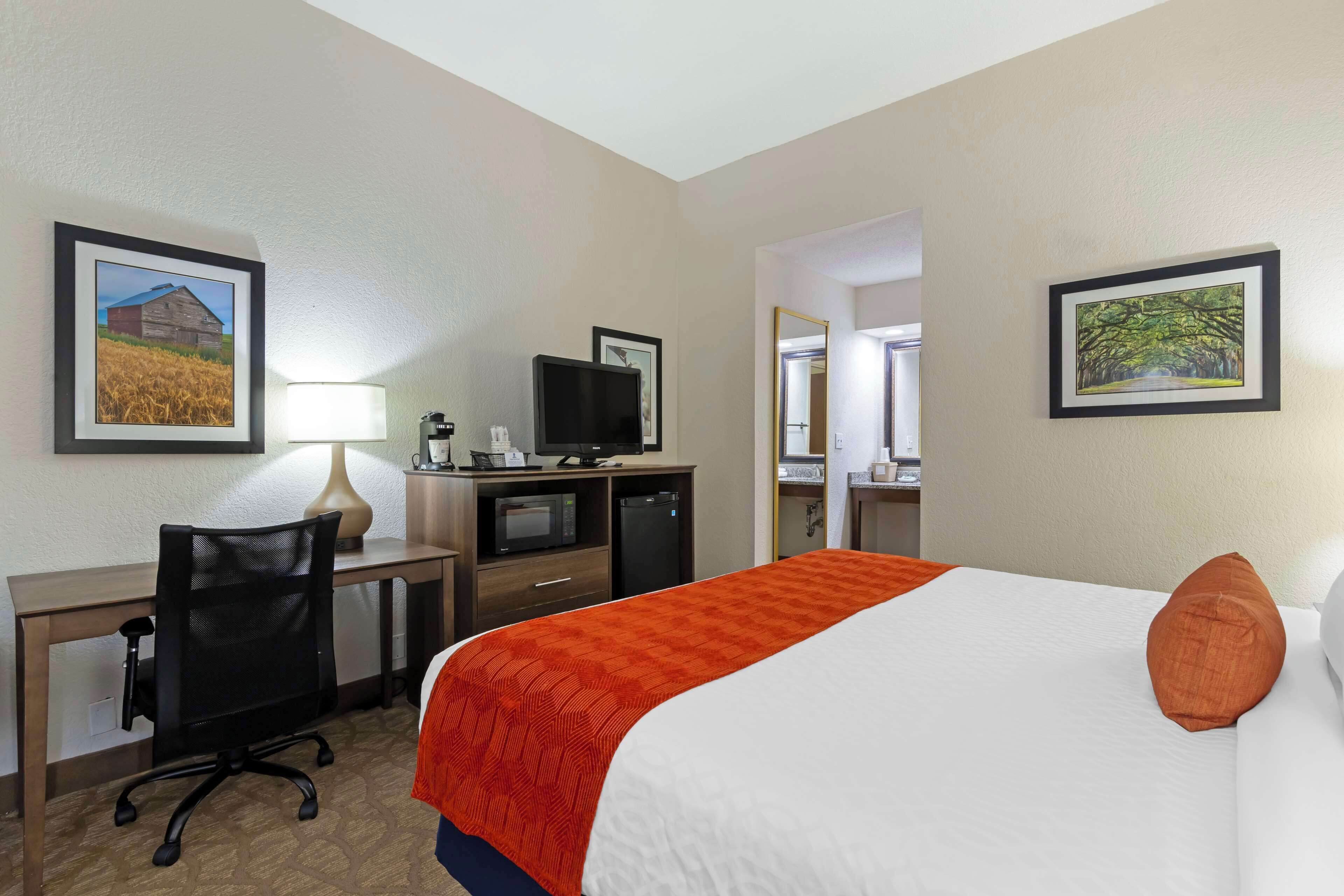 desk, laptop workspace, iron/ironing board, wifi