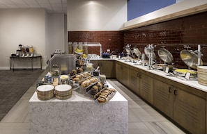 Colazione completa a pagamento, servita tutte le mattine 