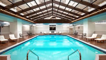 Indoor pool, sun loungers