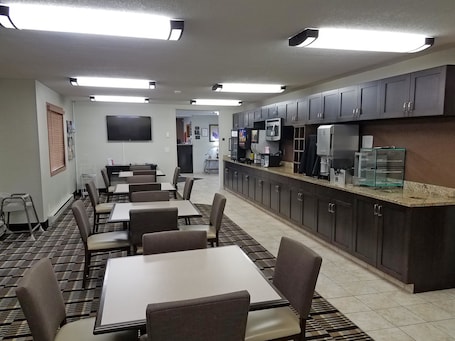 Café da manhã continental grátis. Americas Best Value Inn & Suites Bismarck