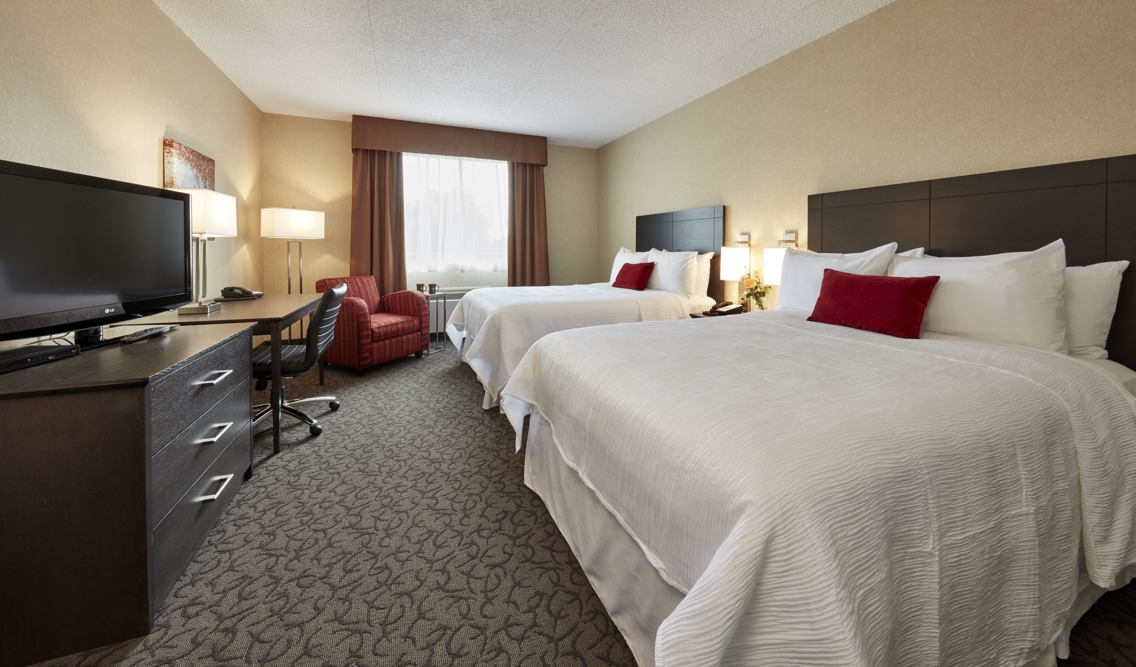 1 bedroom, hypo-allergenic bedding, desk, blackout curtains