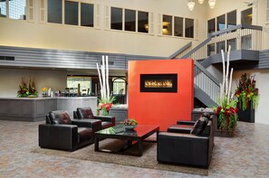 Lobby - Travelway Inn Sudbury (Sudbury)