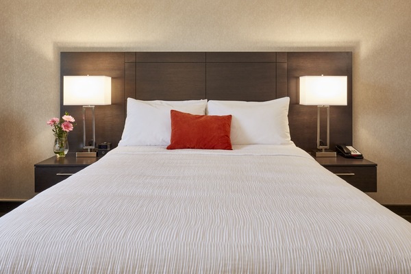 Room, 1 Queen Bed | Hypo-allergenic bedding available, desk, blackout drapes