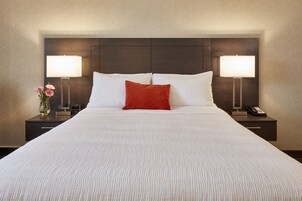 Room, 1 Queen Bed | Hypo-allergenic bedding, desk, blackout drapes, iron/ironing board