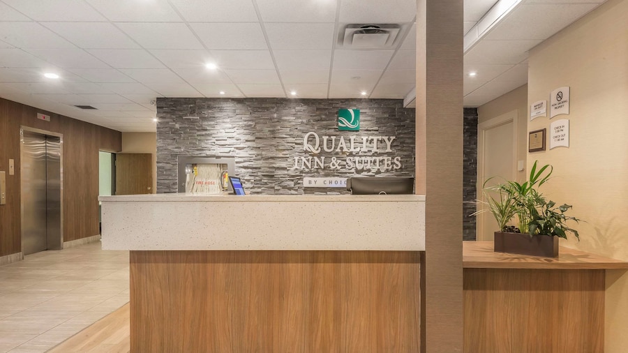 Quality Inn & Suites Downtown Windsor