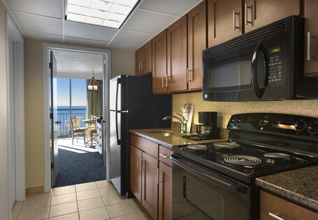 Coral Beach Resort Hotel Suites - Image 11