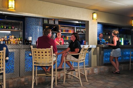 Coral Beach Resort Hotel Suites - Image 55