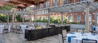 Crowne Plaza Albany - The Desmond Hotel by IHG