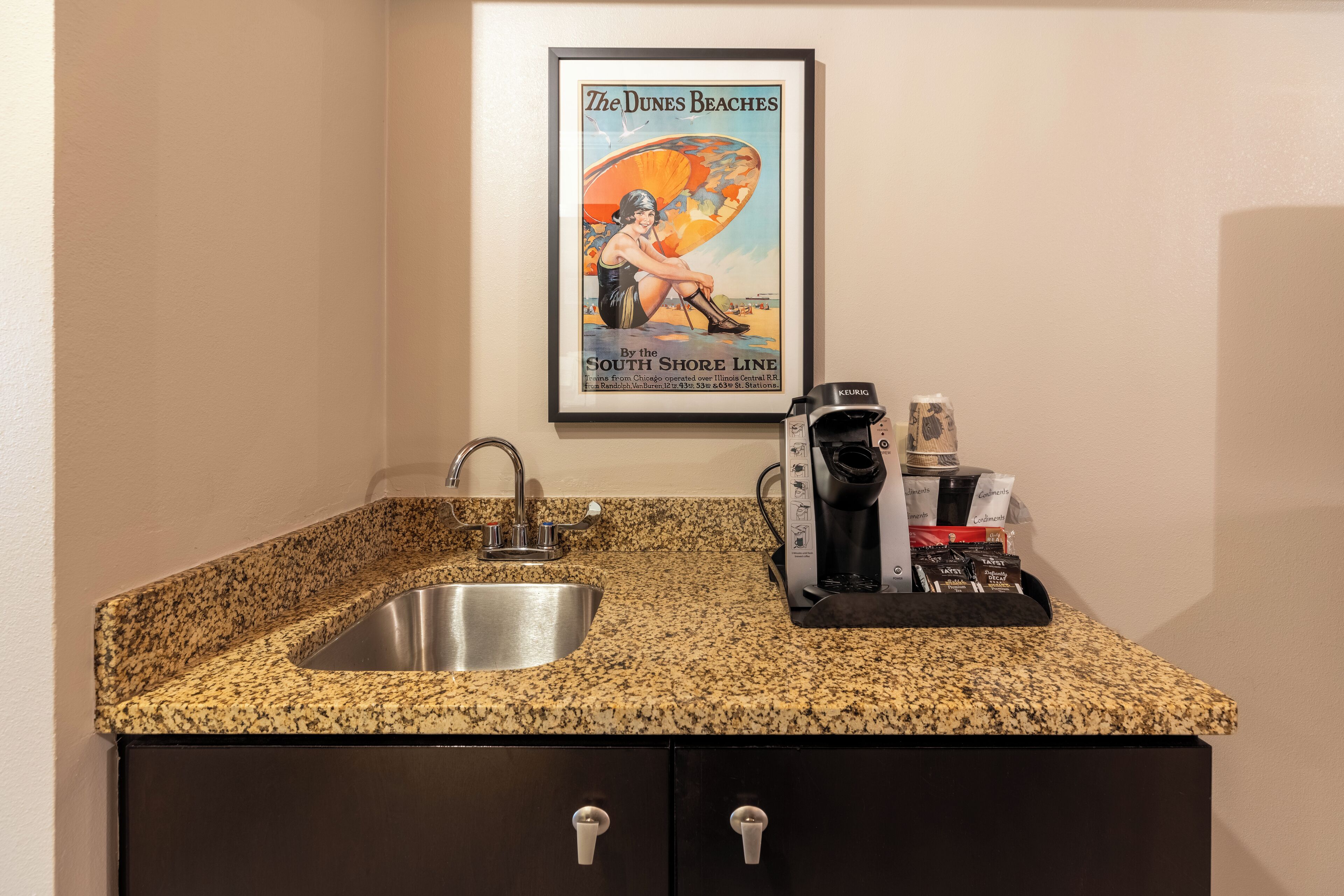 microwave, coffee/tea maker