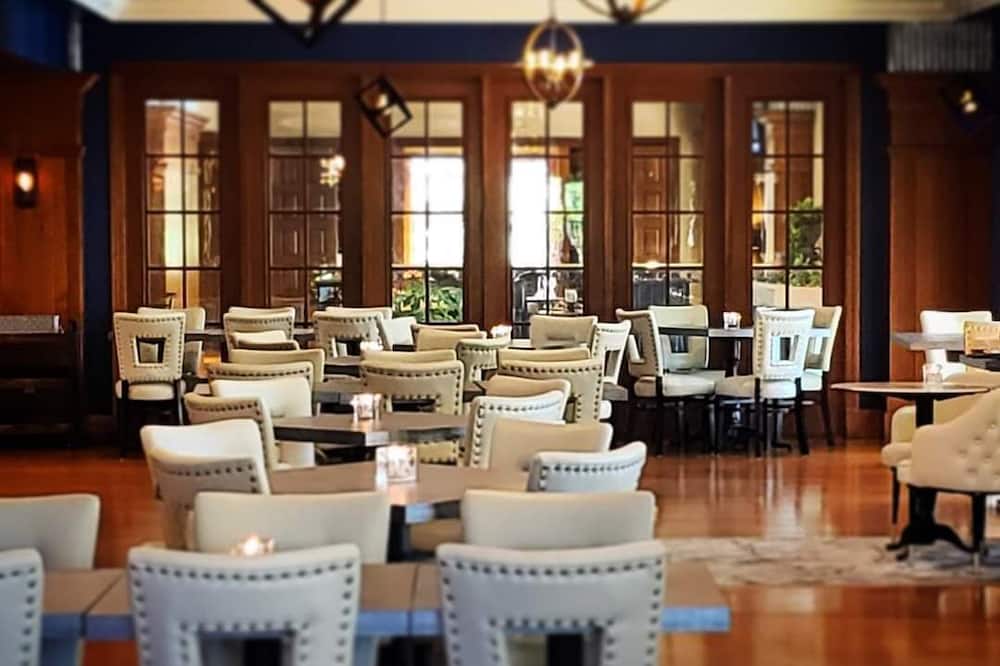 The Boulevard Inn & Bistro