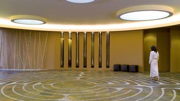 Couples treatment rooms, sauna, hot tub, steam room, body treatments