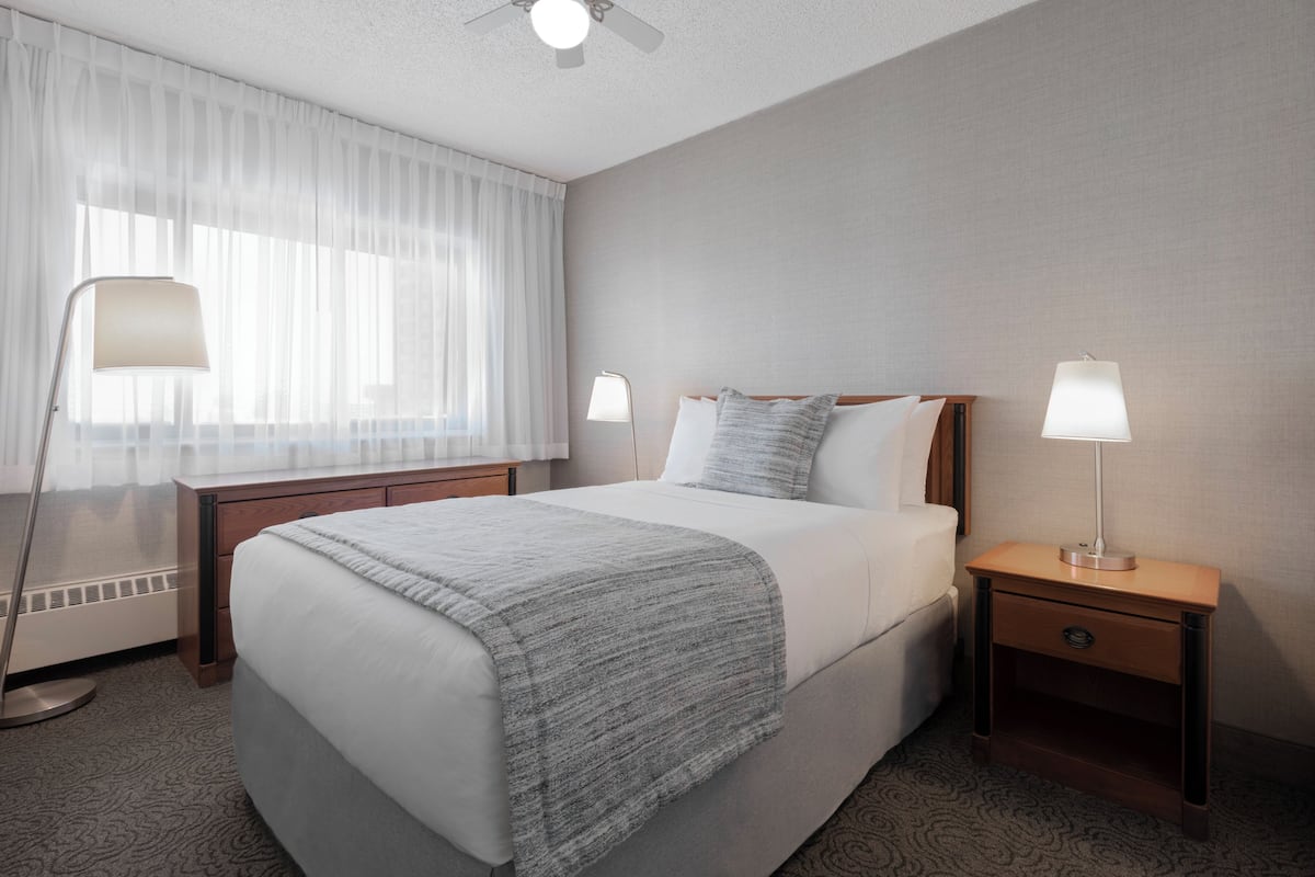 Comfort Suite, 2 Queen Beds | Premium bedding, pillowtop beds, desk, blackout drapes