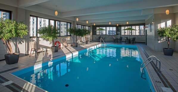 Indoor pool, pool loungers