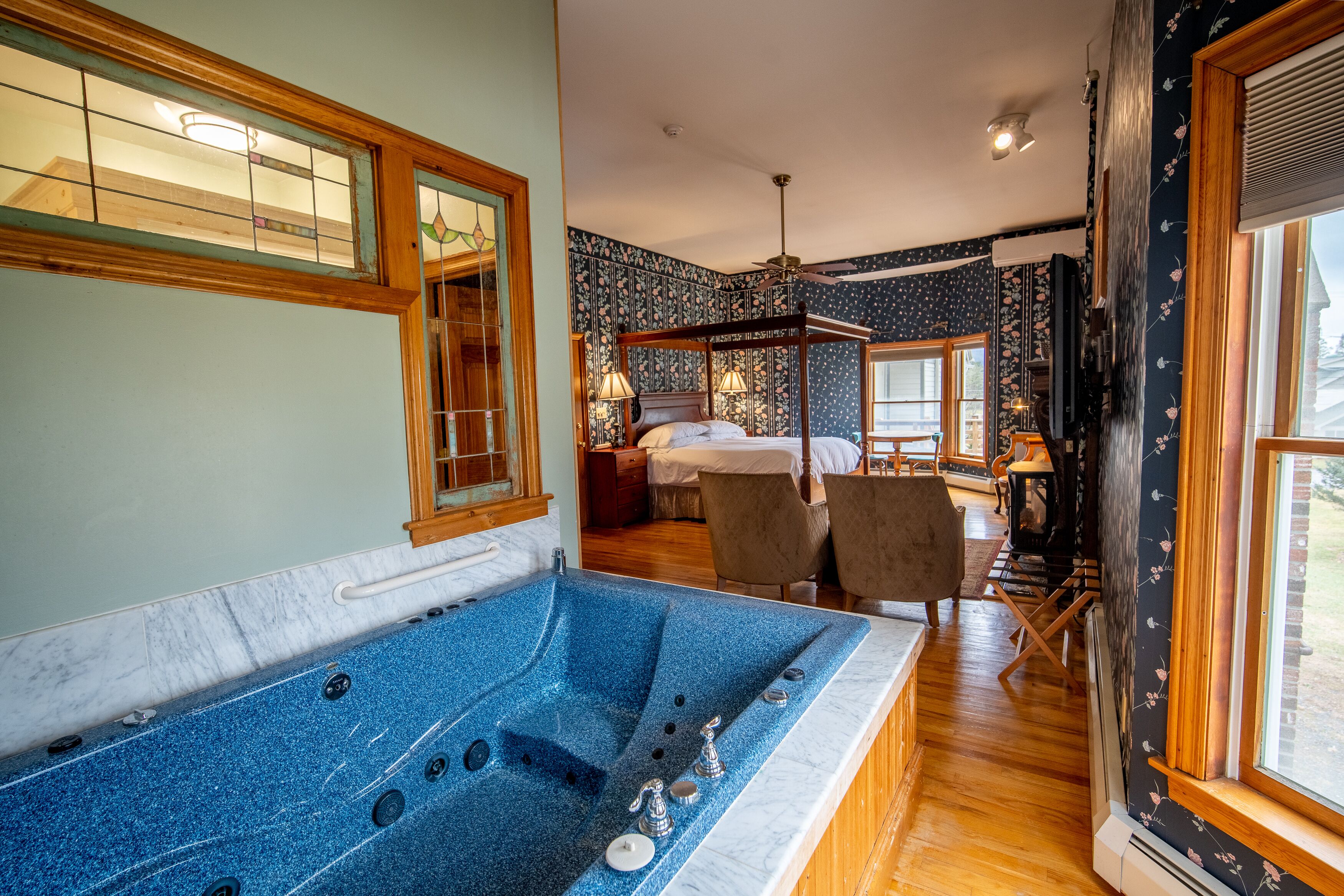 Room 3 | Premium bedding, down comforters, individually decorated