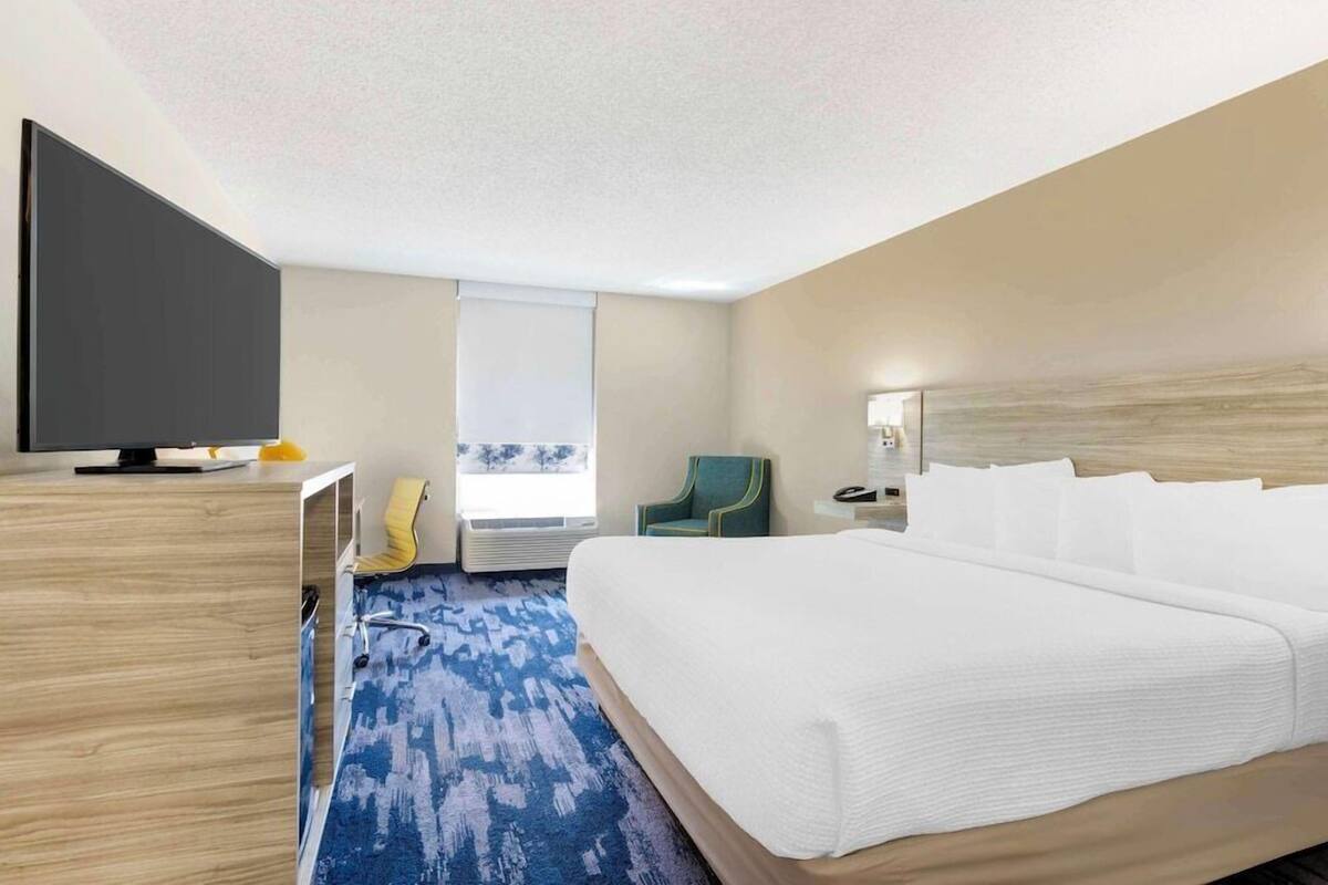 In-room safe, desk, blackout drapes, iron/ironing board