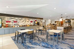 Desayuno continental incluido todos los días 