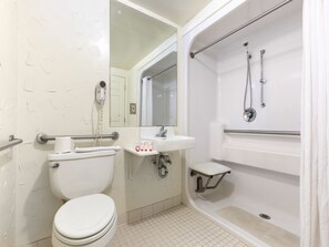 Room, 1 Queen Bed, Accessible, Smoking | Bathroom | Combined shower/bathtub, free toiletries, hair dryer, towels - Mansion View Inn and Suite (Springfield)