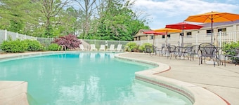 Ramada by Wyndham Flemington