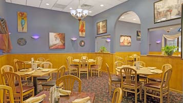 Breakfast and dinner served, Italian cuisine