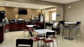 Free daily continental breakfast