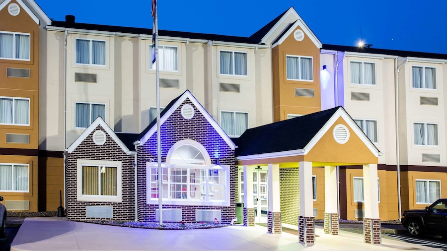 Microtel Inn & Suites by Wyndham Charleston WV