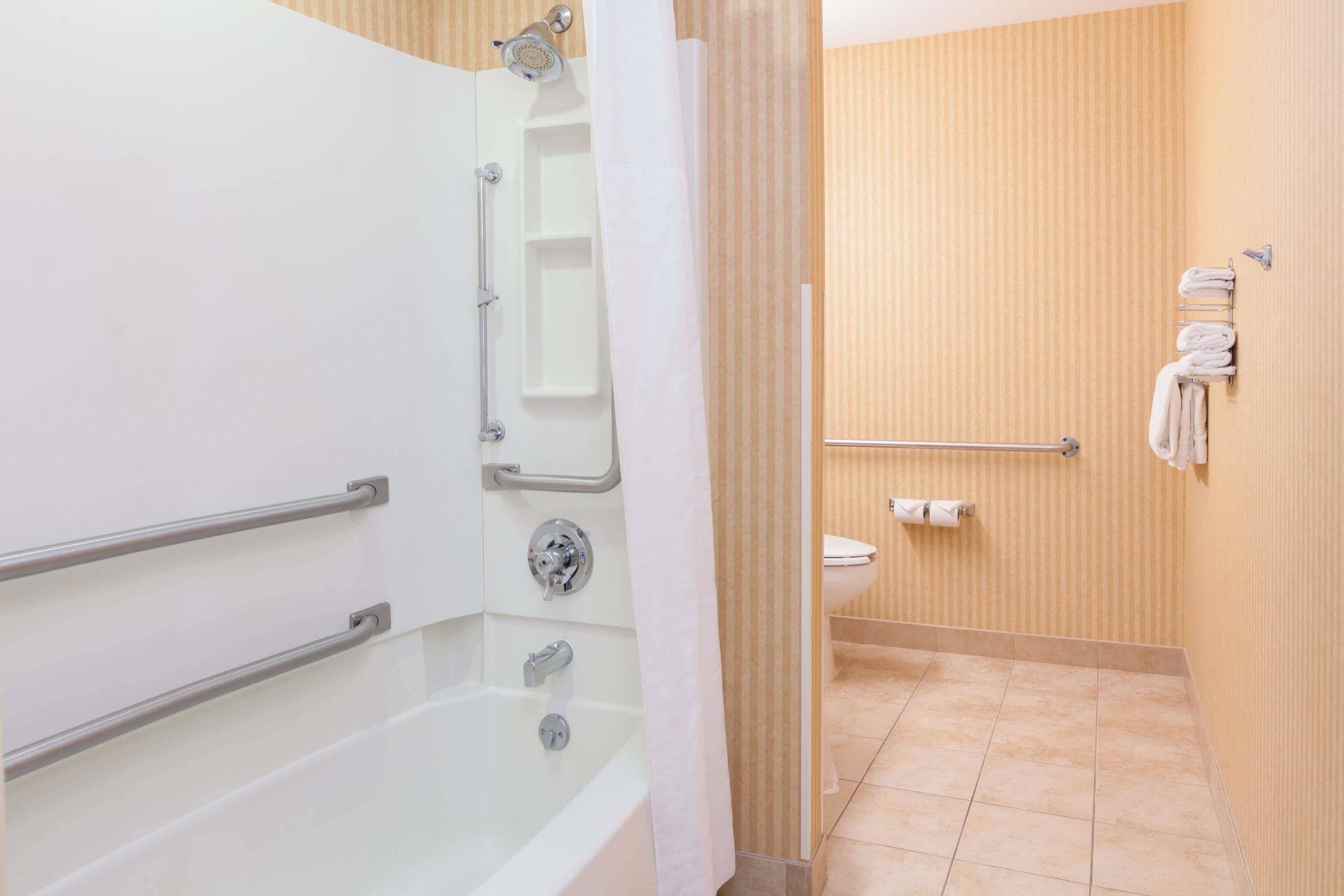 room, 1 king bed, non smoking | bathroom | hair dryer, towels