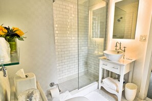 Shower, free toiletries, hair dryer, bathrobes - Exeter Inn (Exeter)