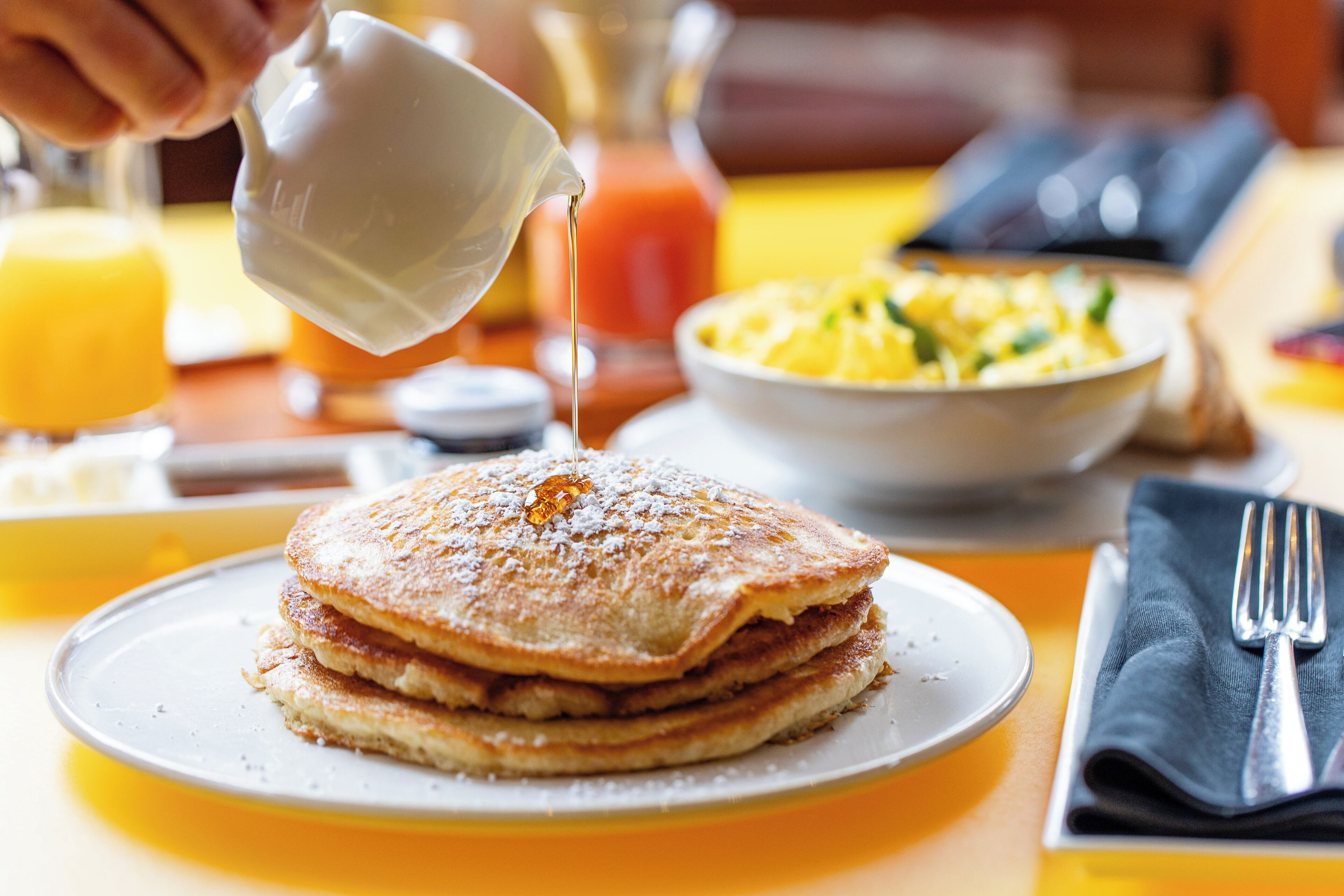 dinner and brunch served, american cuisine