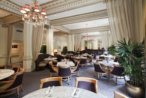 Frokost, lunsj og brunsj serveres, amerikanske retter 