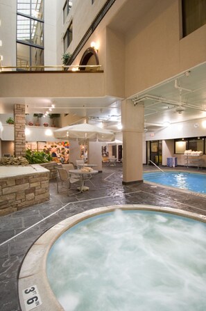 Indoor pool - Drury Inn & Suites St. Louis Union Station (St. Louis)