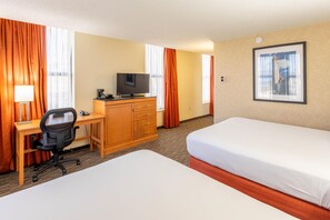 Desk, blackout curtains, iron/ironing board, free cots/infant beds - Drury Inn & Suites St. Louis Union Station (St. Louis)