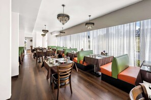 Daily cooked-to-order breakfast for a fee
