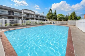 Seasonal outdoor pool - Quality Inn Luray (Luray)