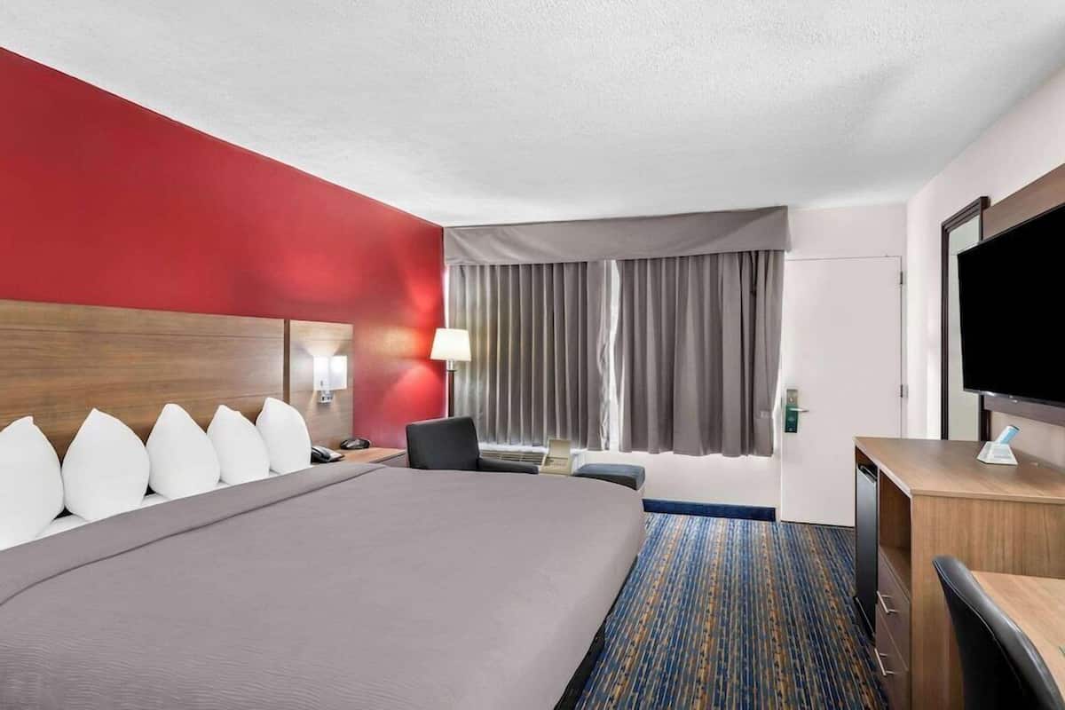 In-room safe, desk, iron/ironing board, free cribs/infant beds