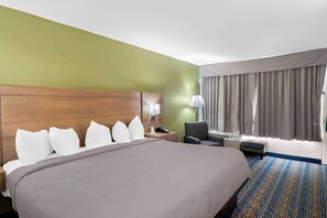 Habitación estándar, 1 cama King size, para no fumadores | Caja de seguridad en la habitación y escritorio 