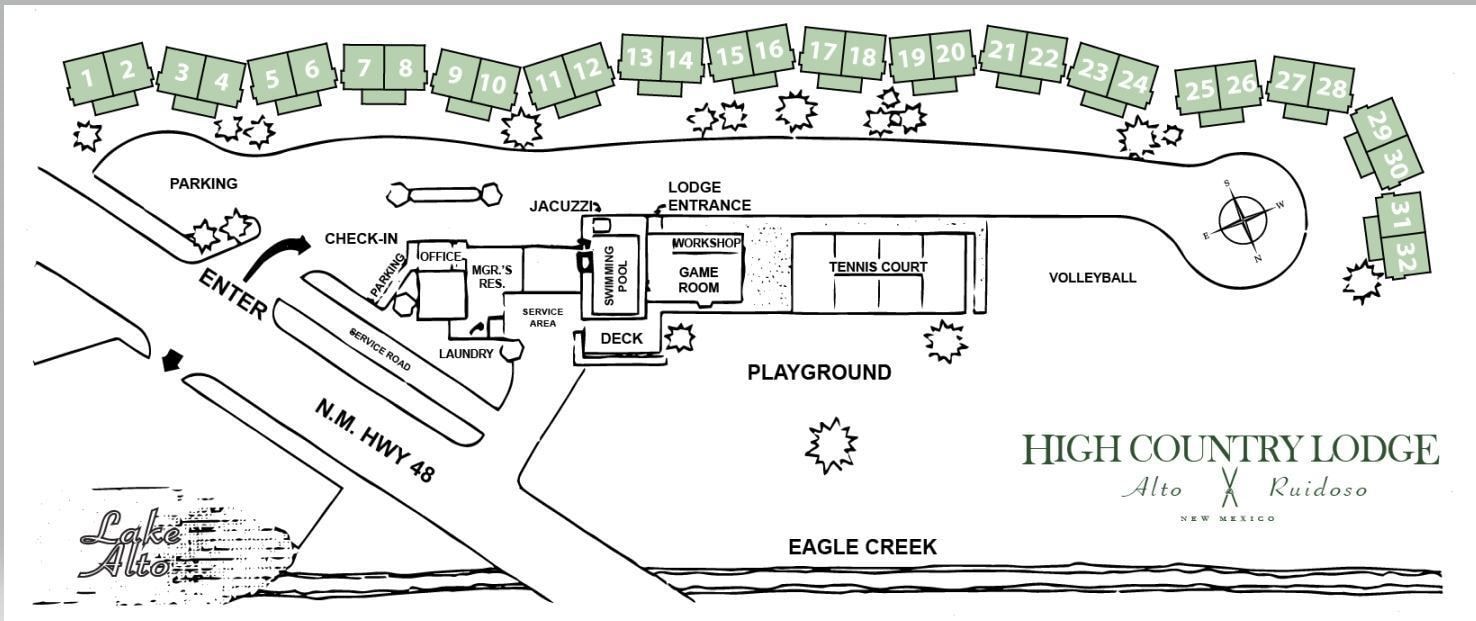 Indeling van High Country Lodge met genummerde kamers, een speeltuin, een tennisbaan, een volleybalveld en uitzicht op een meer.