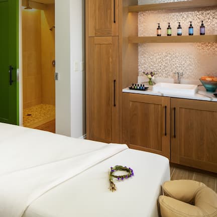 Couples treatment rooms, sauna, hot tub, body treatments
