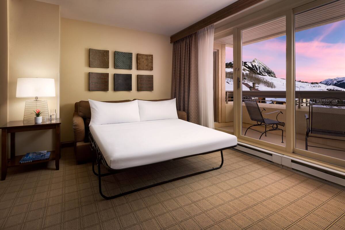 junior suite (slopeside view) | 1 bedroom, premium bedding, pillow-top beds, in-room safe