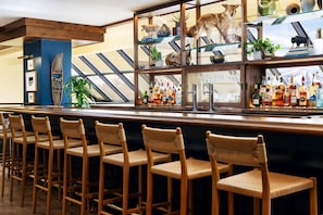 2 bars/lounges, lobby lounge, lobby lounge - Elevation Hotel & Spa (Crested Butte)