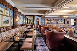 9 restaurants, breakfast, lunch, dinner served; American cuisine
